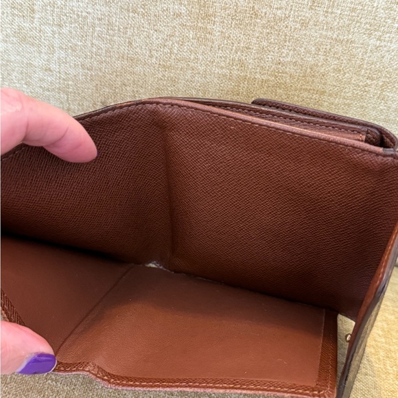 Louis Vuitton Compact Monogram Wallet - Picture 10 of 11